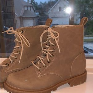 Beige boots